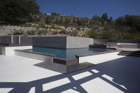 Rolling Hills Negative Edge Pool with Elevated Spa 8